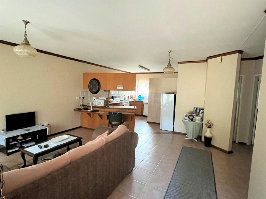 2 Bedroom Property for Sale in Langenhovenpark Free State